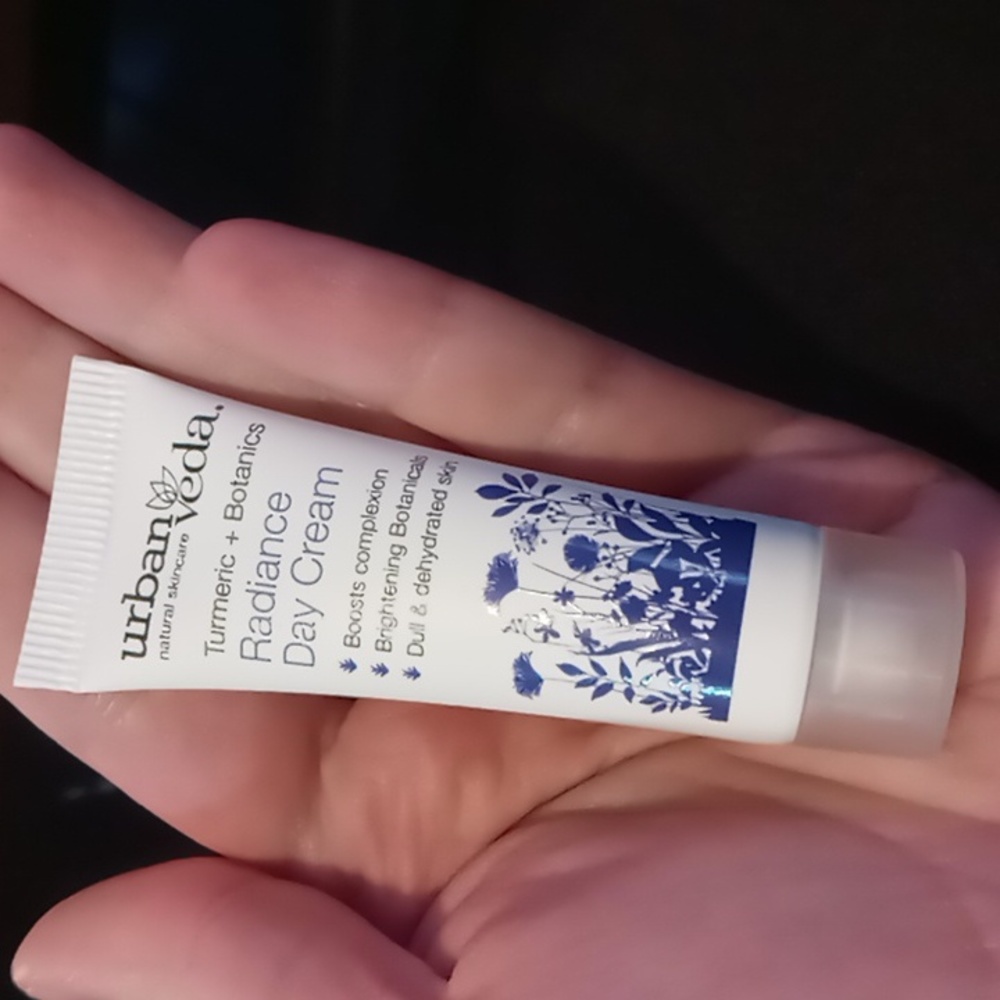 Urban veda tumeric and botanics radiance day cream